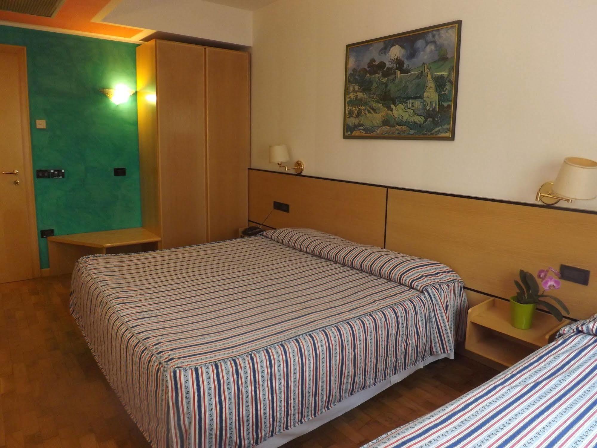 Hotel Damodoro Pordenone Exteriör bild