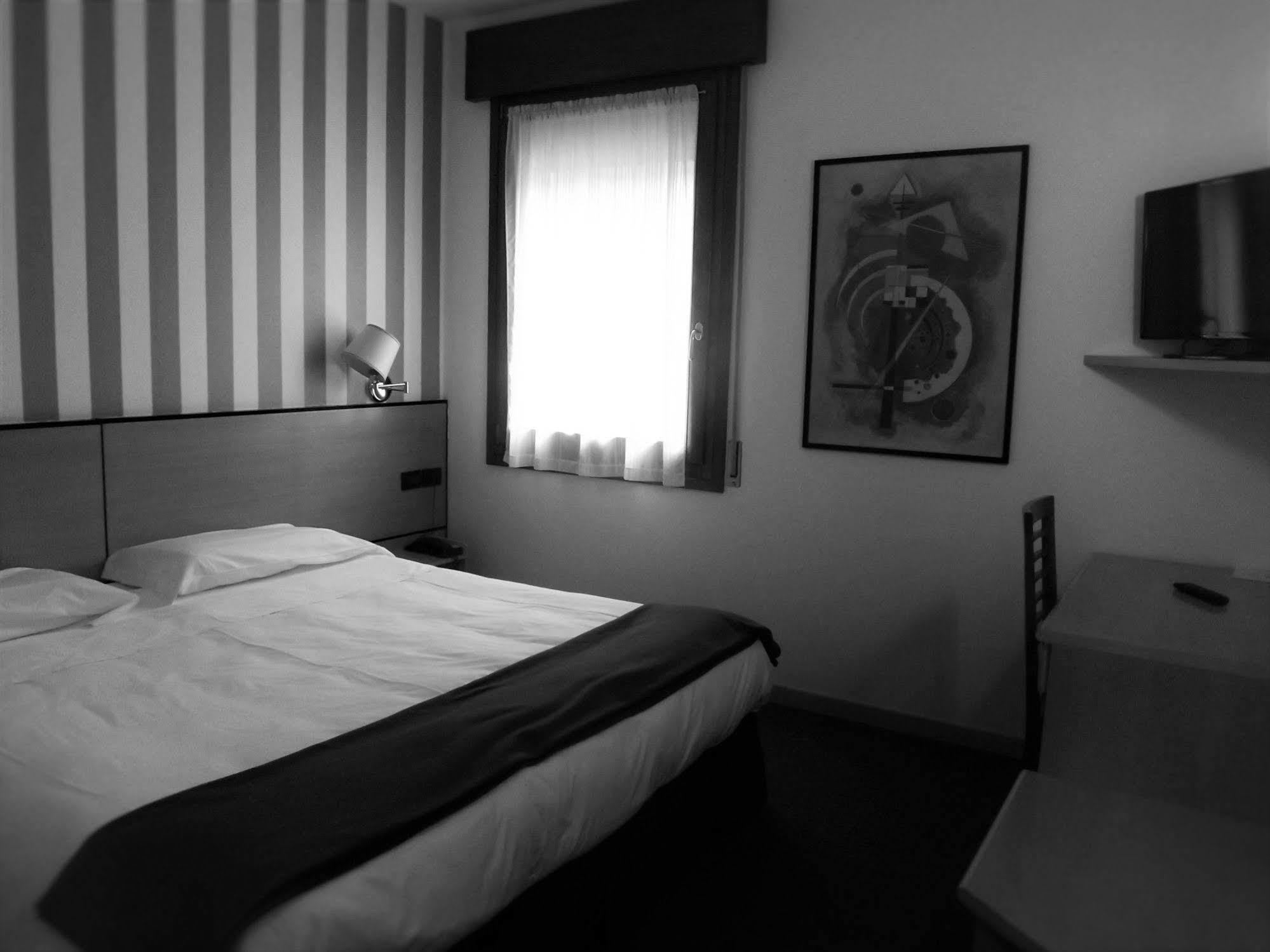 Hotel Damodoro Pordenone Exteriör bild